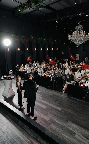 Roman — live magic performance photo